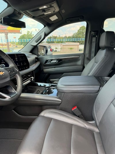 2025 Chevrolet Suburban LT